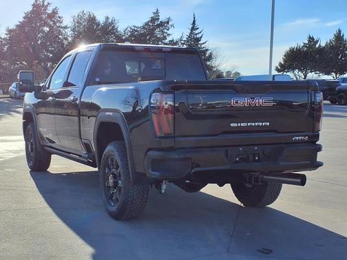2025 GMC Sierra 2500 AT4