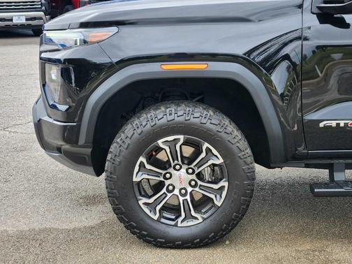 2023 GMC Canyon AT4