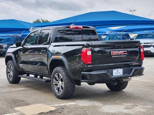 2023 GMC Canyon AT4