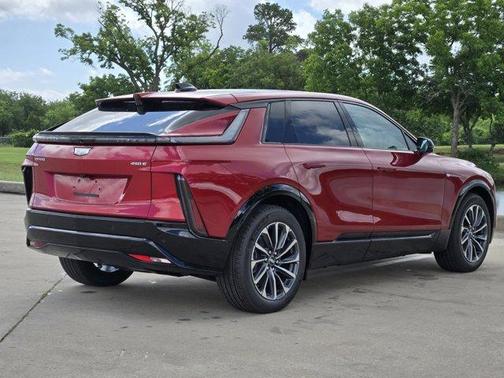 2025 Cadillac LYRIQ Sport