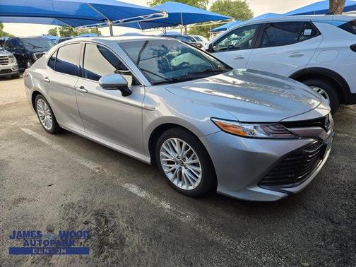 2019 Toyota Camry Hybrid XLE