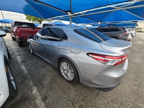 2019 Toyota Camry Hybrid XLE