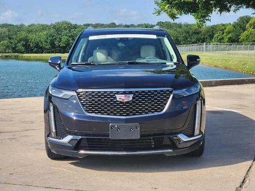 2022 Cadillac XT6 Premium Luxury FWD