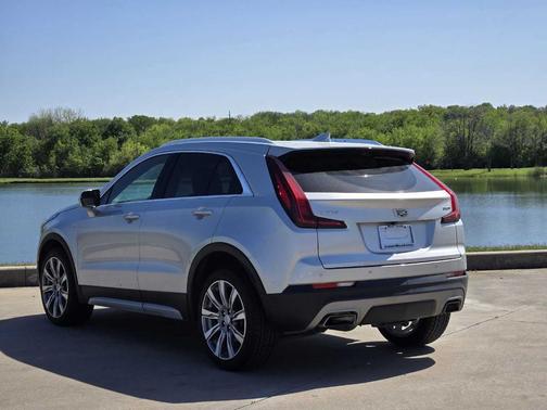 2021 Cadillac XT4 Premium Luxury
