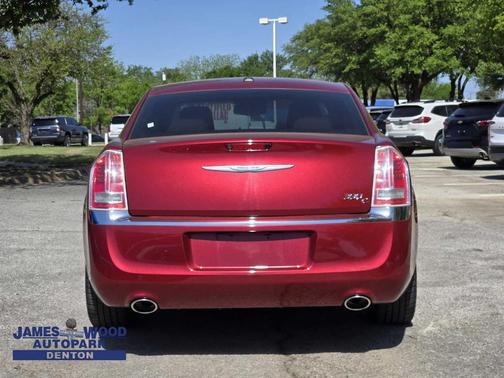 2014 Chrysler 300C Base