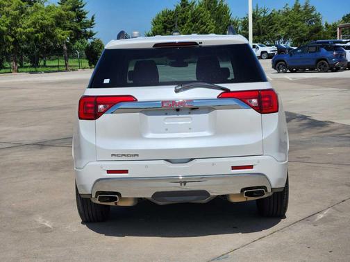 2018 GMC Acadia Denali