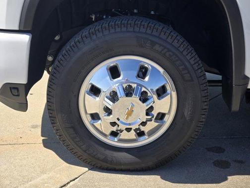 2025 Chevrolet Silverado 3500 High Country