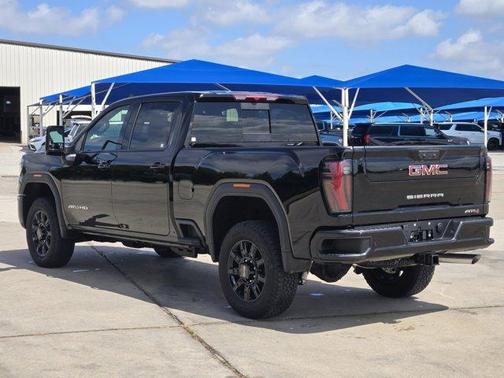 2025 GMC Sierra 2500 AT4