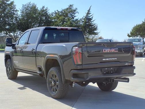 2025 GMC Sierra 2500 AT4