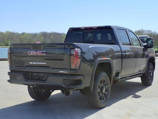 2025 GMC Sierra 2500 AT4