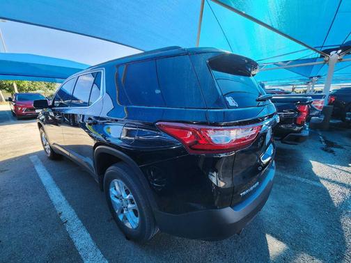 2021 Chevrolet Traverse LT Cloth
