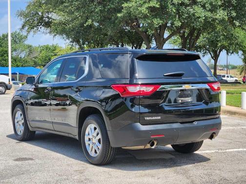 2021 Chevrolet Traverse LT Cloth