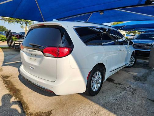 2018 Chrysler Pacifica Touring-L Plus