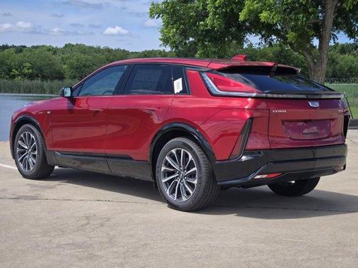 2025 Cadillac LYRIQ Sport