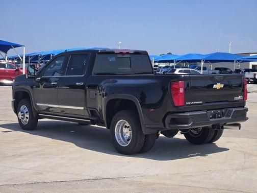 2025 Chevrolet Silverado 3500 High Country