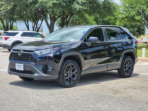 2022 Toyota RAV4 LE
