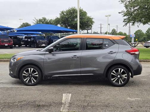 2020 Nissan Kicks SR
