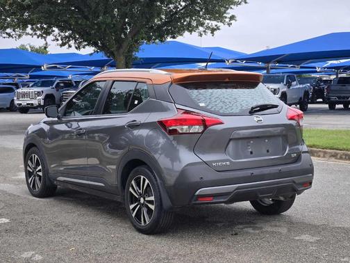 2020 Nissan Kicks SR