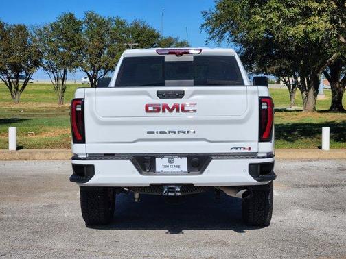2025 GMC Sierra 2500 AT4