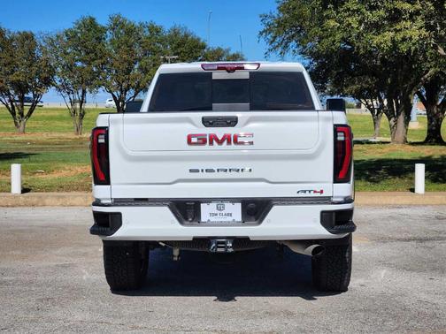 2025 GMC Sierra 2500 AT4