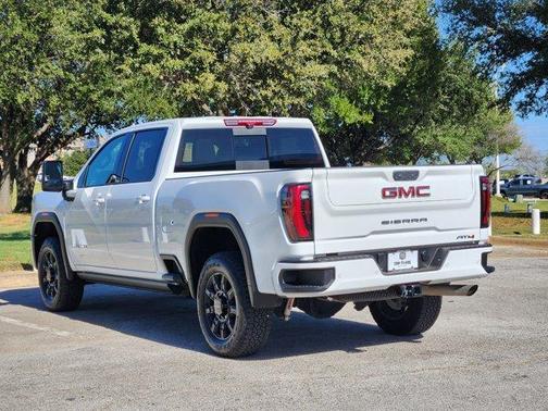 2025 GMC Sierra 2500 AT4