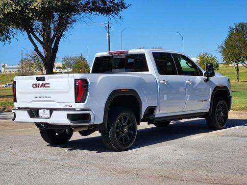 2025 GMC Sierra 2500 AT4
