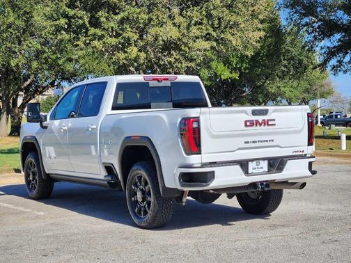 2025 GMC Sierra 2500 AT4