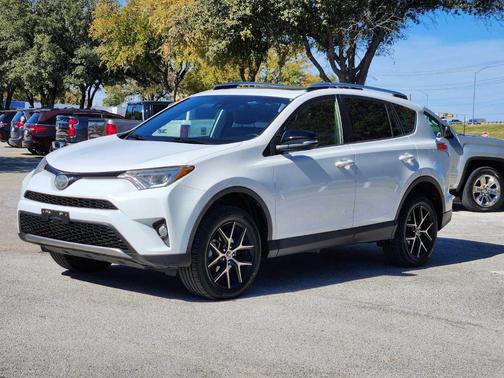 2017 Toyota RAV4 SE