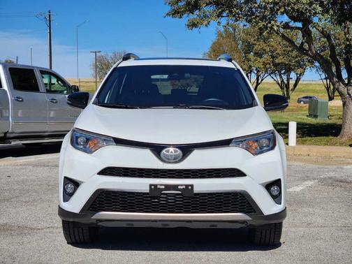 2017 Toyota RAV4 SE