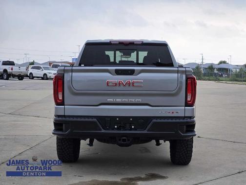 2023 GMC Sierra 1500 AT4X