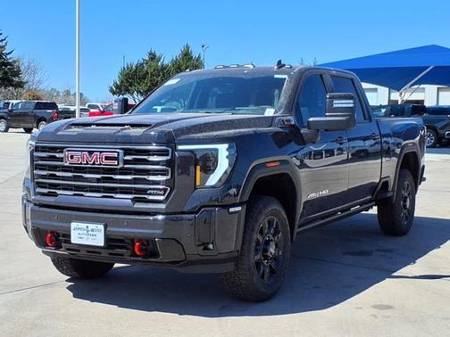 2025 GMC Sierra 2500 AT4
