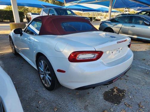 2019 FIAT 124 Spider Lusso