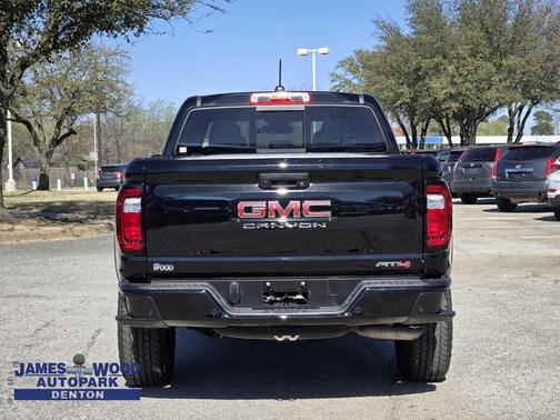 2024 GMC Canyon AT4