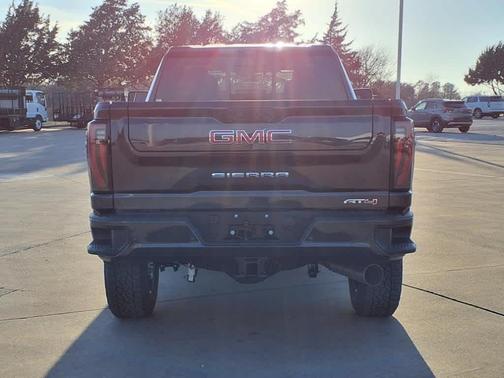 2025 GMC Sierra 2500 AT4