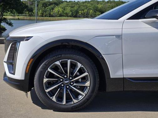 2025 Cadillac LYRIQ Sport