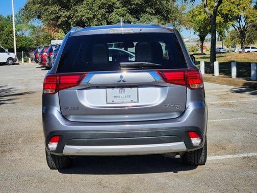 2018 Mitsubishi Outlander LE