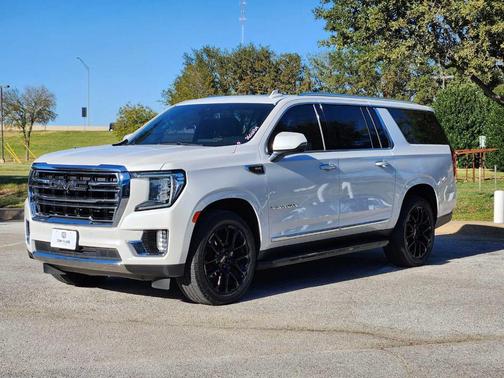 2022 GMC Yukon XL SLT