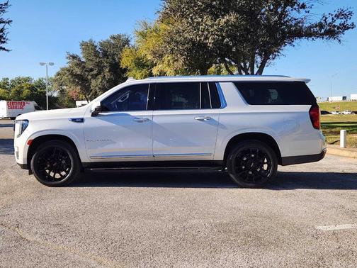 2022 GMC Yukon XL SLT