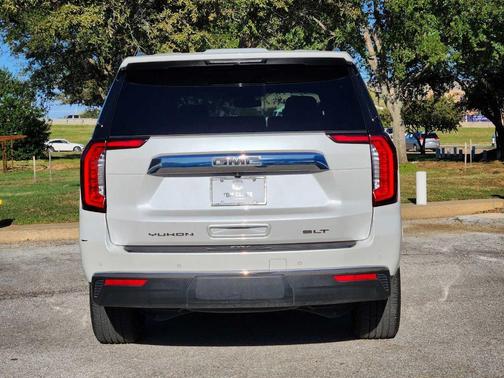 2022 GMC Yukon XL SLT