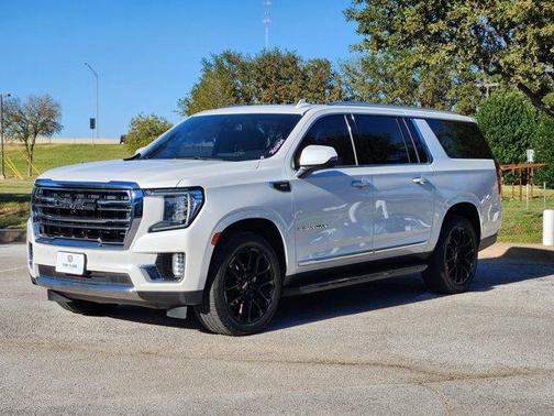 2022 GMC Yukon XL SLT