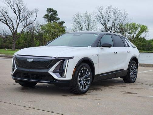 2025 Cadillac LYRIQ Sport