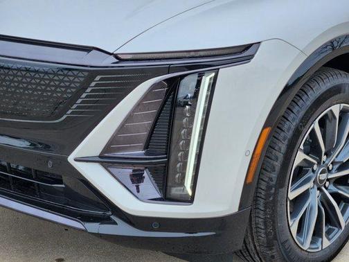 2025 Cadillac LYRIQ Sport