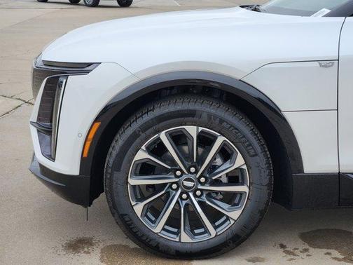 2025 Cadillac LYRIQ Sport