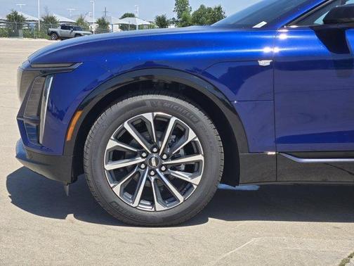 2025 Cadillac LYRIQ Sport