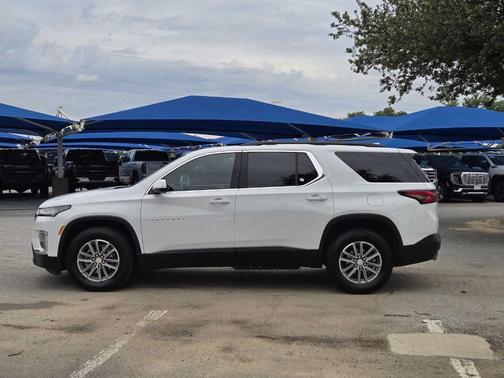 2022 Chevrolet Traverse LT Cloth