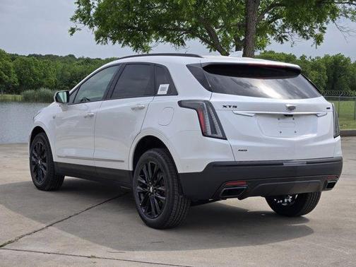 2025 Cadillac XT5 Sport