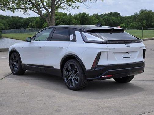 2025 Cadillac LYRIQ Sport
