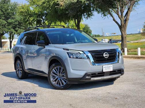 2023 Nissan Pathfinder SL