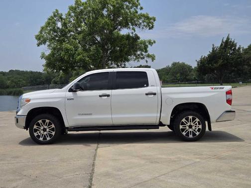 2014 Toyota Tundra SR5