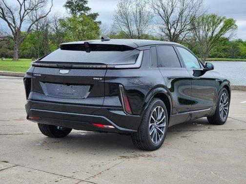 2025 Cadillac LYRIQ Sport
